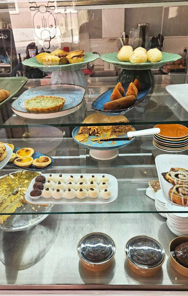 lambreta coffee in Alcantara: homemade cakes and brunch in Lisbon